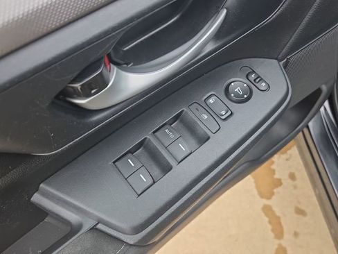 Used 2019 Honda CR-V LX image 16