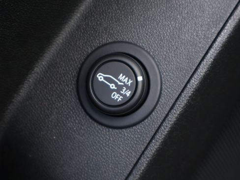 Used 2022 Chevrolet Equinox LT FWD image 9