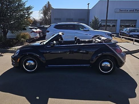 Used 2018 Volkswagen Beetle 2.0T Coast image 12