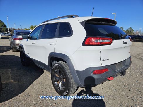 Used 2018 Jeep Cherokee Trailhawk w/ Trailer Tow Group image 10