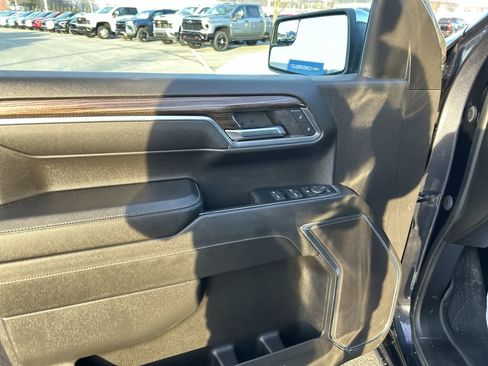 Used 2023 Chevrolet Silverado 1500 LT image 19