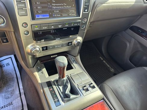 Used 2017 Lexus GX 460 Premium w/ Premium Package AWD/4WD image 10