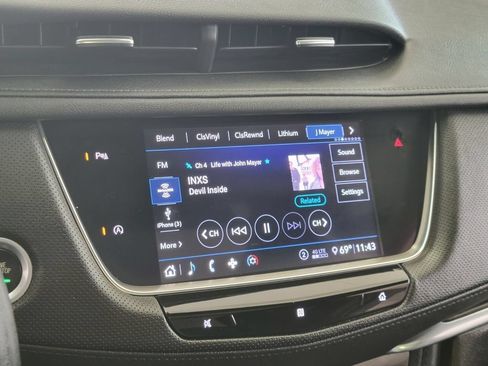 Used 2020 Cadillac XT5 Premium Luxury w/ LPO, Floor Liner Package AWD/4WD image 21