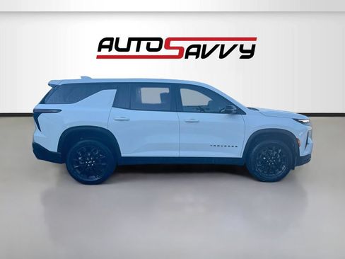 Used 2024 Chevrolet Traverse LS w/ Midnight/Sport Edition FWD image 8