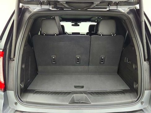 Used 2021 GMC Yukon SLT w/ SLT Premium Package image 24