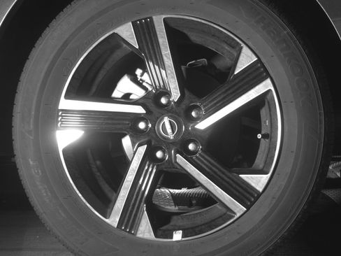 Used 2025 Nissan Sentra SV FWD image 15