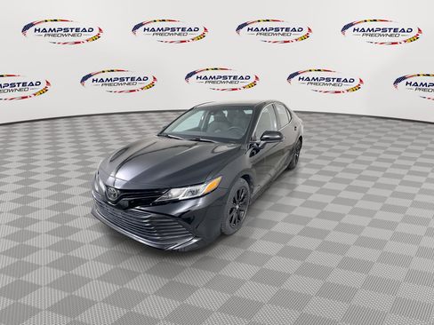 Used 2019 Toyota Camry LE image 4