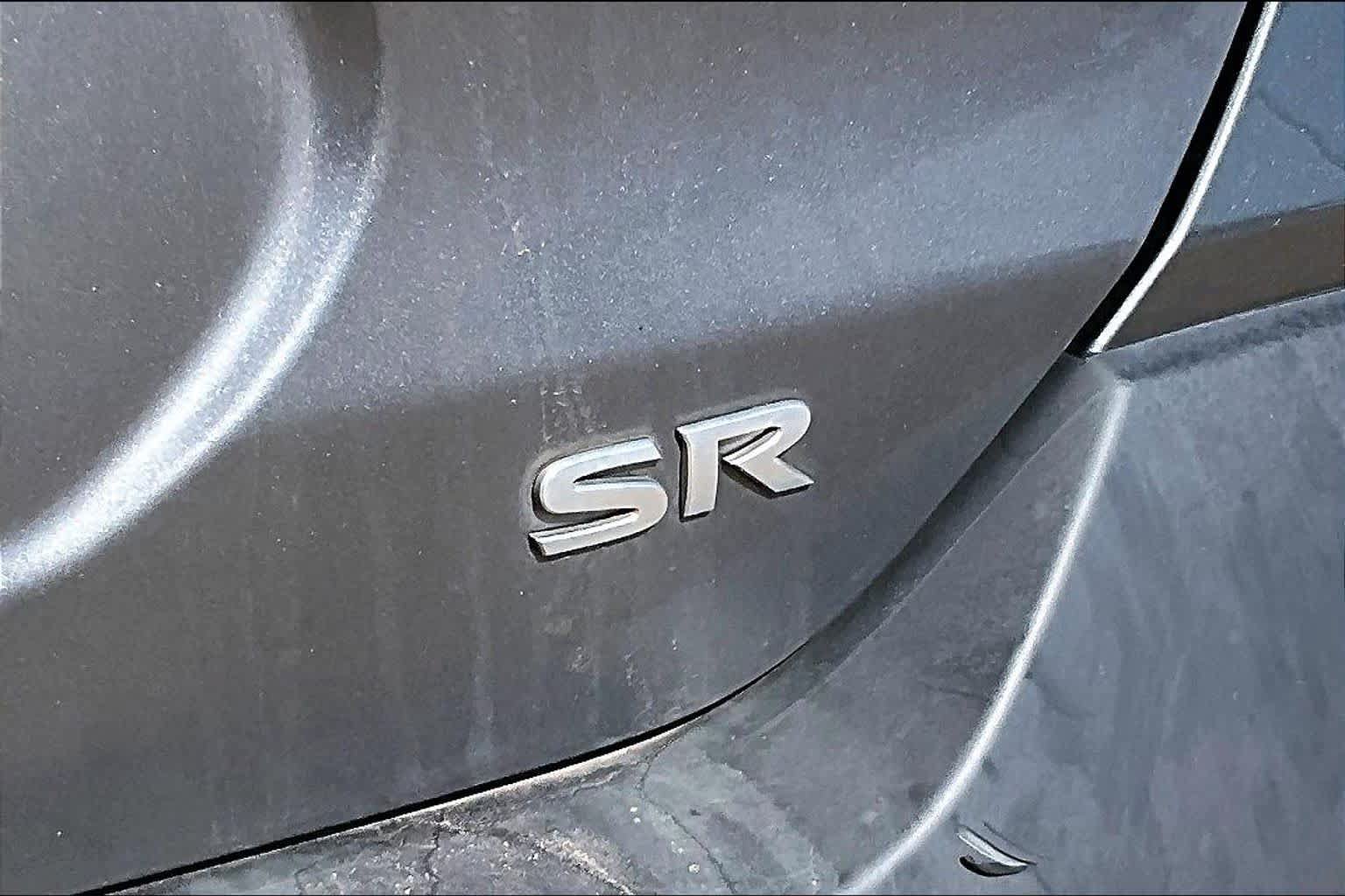 Used 2018 Nissan Kicks SR w/ Exterior Package FWD image 27