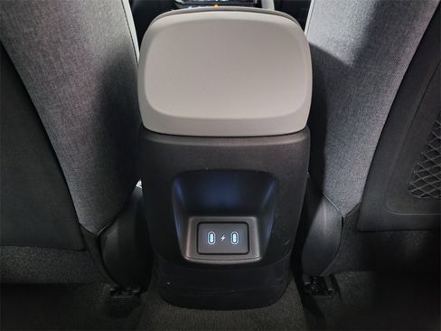 New 2025 Hyundai Elantra Limited image 20