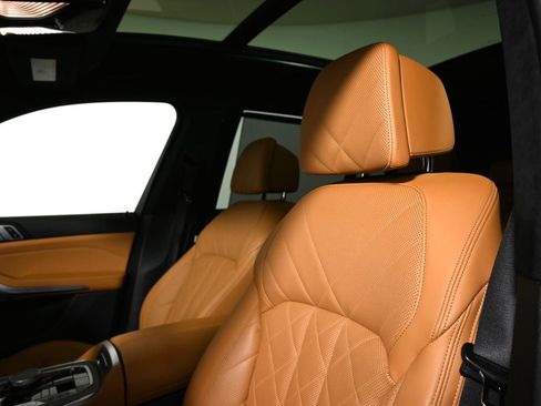 Certified 2024 BMW X7 xDrive40i w/ M Sport Package image 16