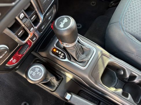 Used 2024 Jeep Wrangler Unlimited Rubicon 4xe image 22