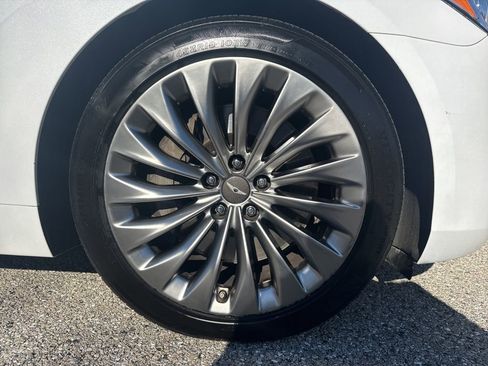 Used 2018 Genesis G90 3.3T Premium image 13