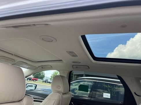 Used 2022 Buick Enclave Avenir w/ LPO, Floor Liner Package AWD/4WD image 8