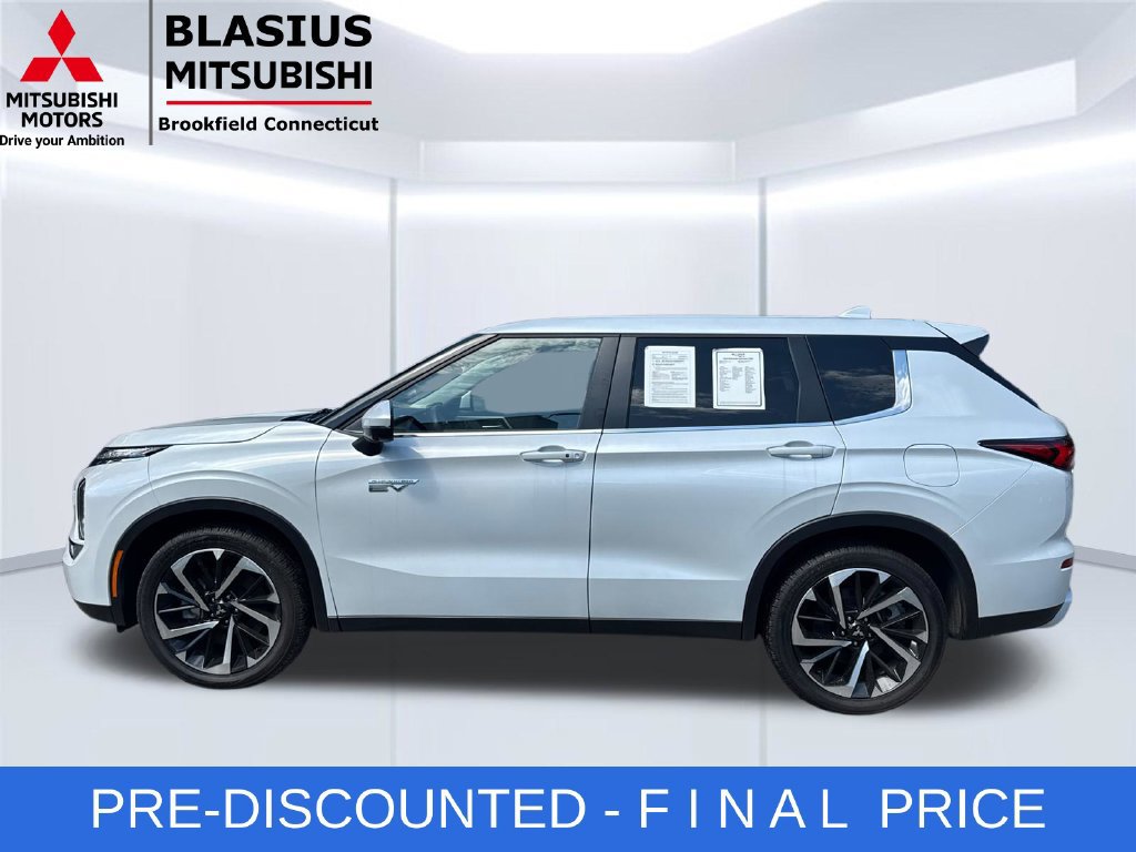 Used 2024 Mitsubishi Outlander 4WD Plug-In Hybrid image 9