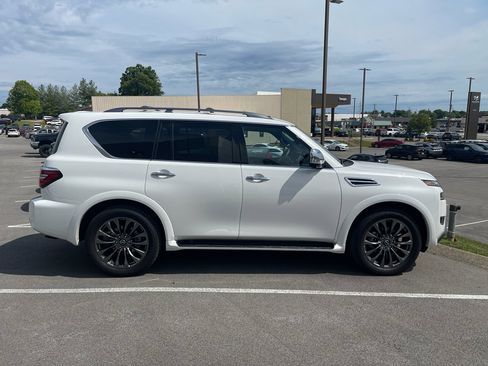 Used 2024 Nissan Armada Platinum w/ Captain's Chairs Package AWD/4WD image 3