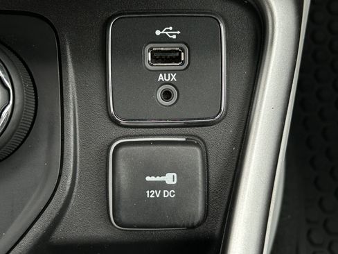 Used 2018 Jeep Compass Latitude w/ Popular Equipment Group image 30