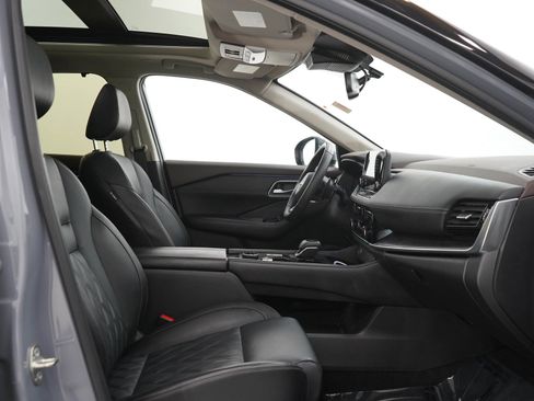 Used 2023 Nissan Rogue Platinum w/ Platinum Premium Package AWD/4WD image 11