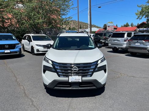 Used 2024 Nissan Rogue S AWD/4WD image 8