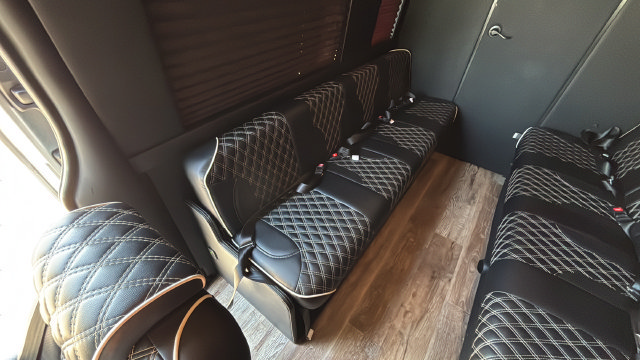 Used 2021 Mercedes-Benz Sprinter 2500 image 39