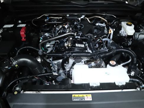 Used 2025 Toyota Tacoma TRD Sport AWD/4WD image 35