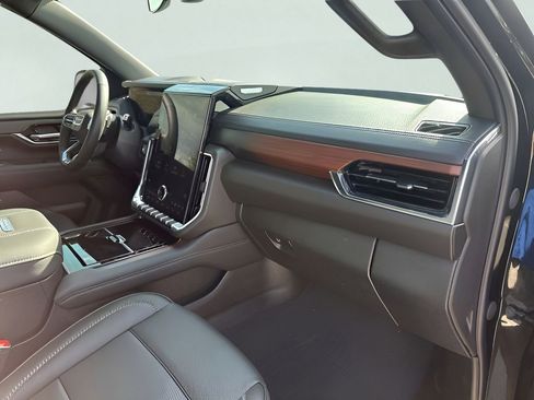 New 2026 GMC Yukon Denali w/ Sun & Power Step Package AWD/4WD image 14