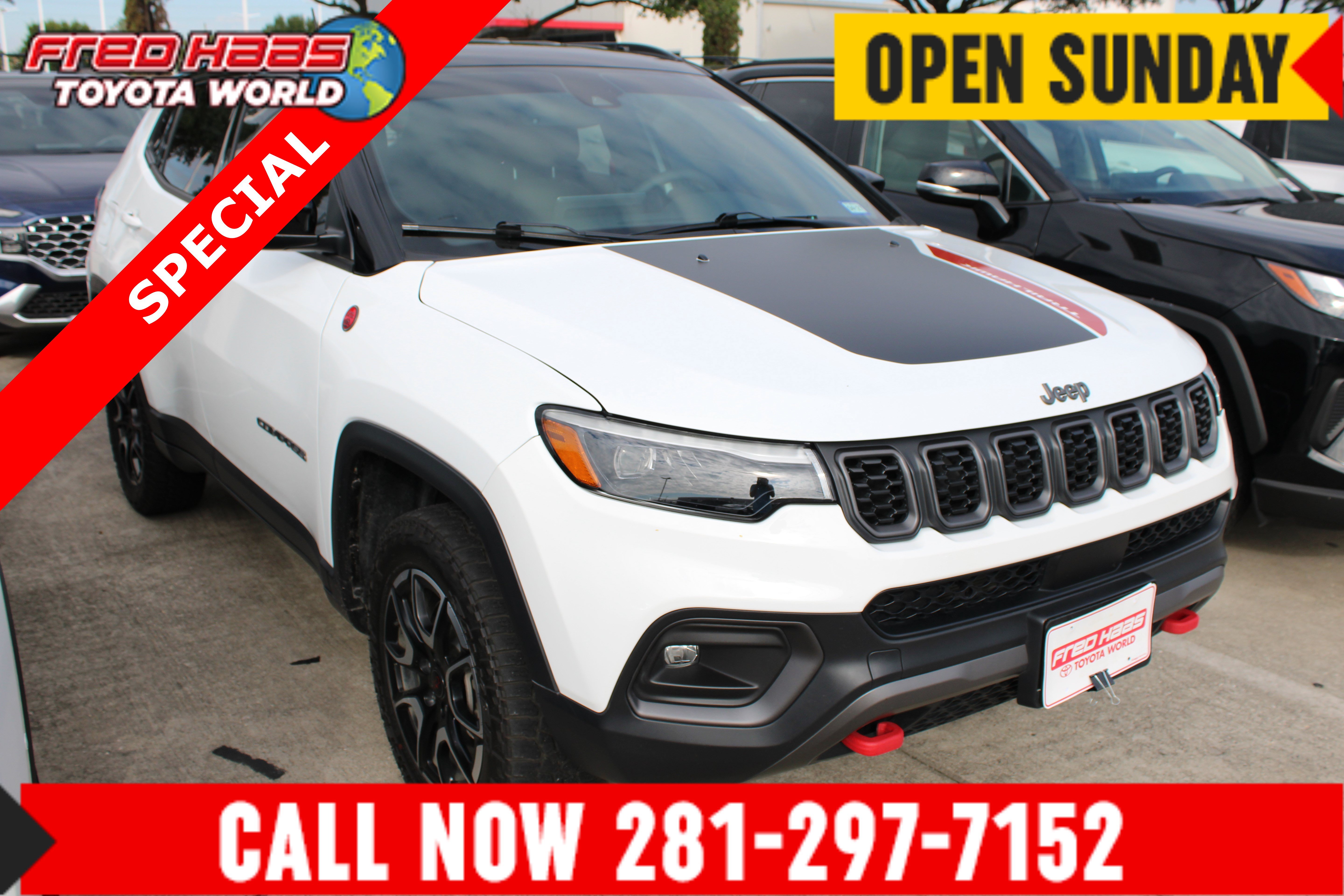 Used 2025 Jeep Compass Trailhawk w/ Trailhawk Elite Group AWD/4WD image 1