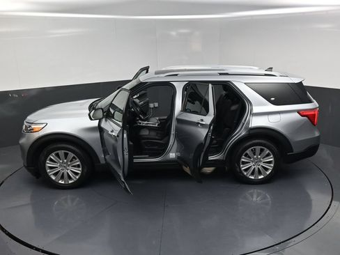 Used 2023 Ford Explorer Limited w/ Limited Technology Package RWD image 29