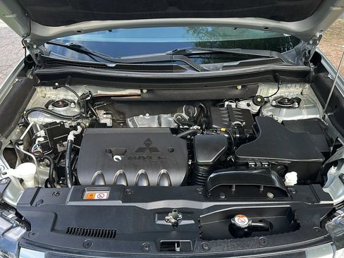 Used 2020 Mitsubishi Outlander SE FWD image 9