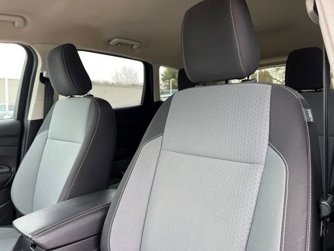 Used 2019 Ford Escape SE image 12