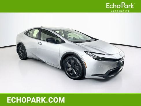 Used 2025 Toyota Prius LE FWD image 1