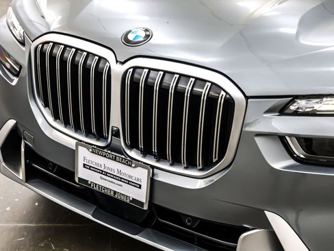 Used 2024 BMW X7 xDrive40i w/ Premium Package image 14