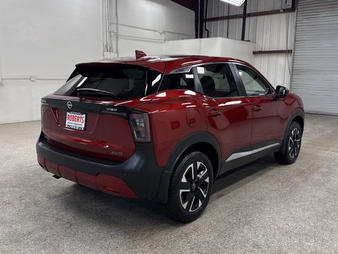 Used 2025 Nissan Kicks SV image 17