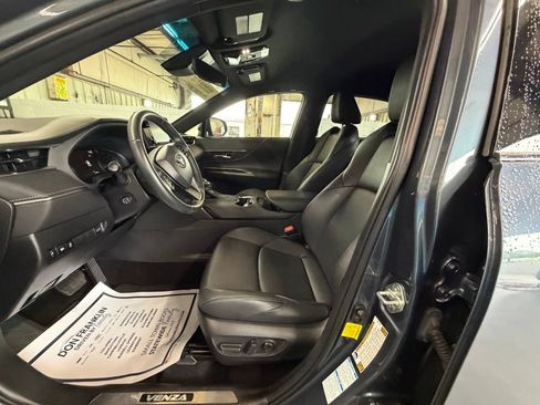 Used 2022 Toyota Venza XLE AWD/4WD image 11