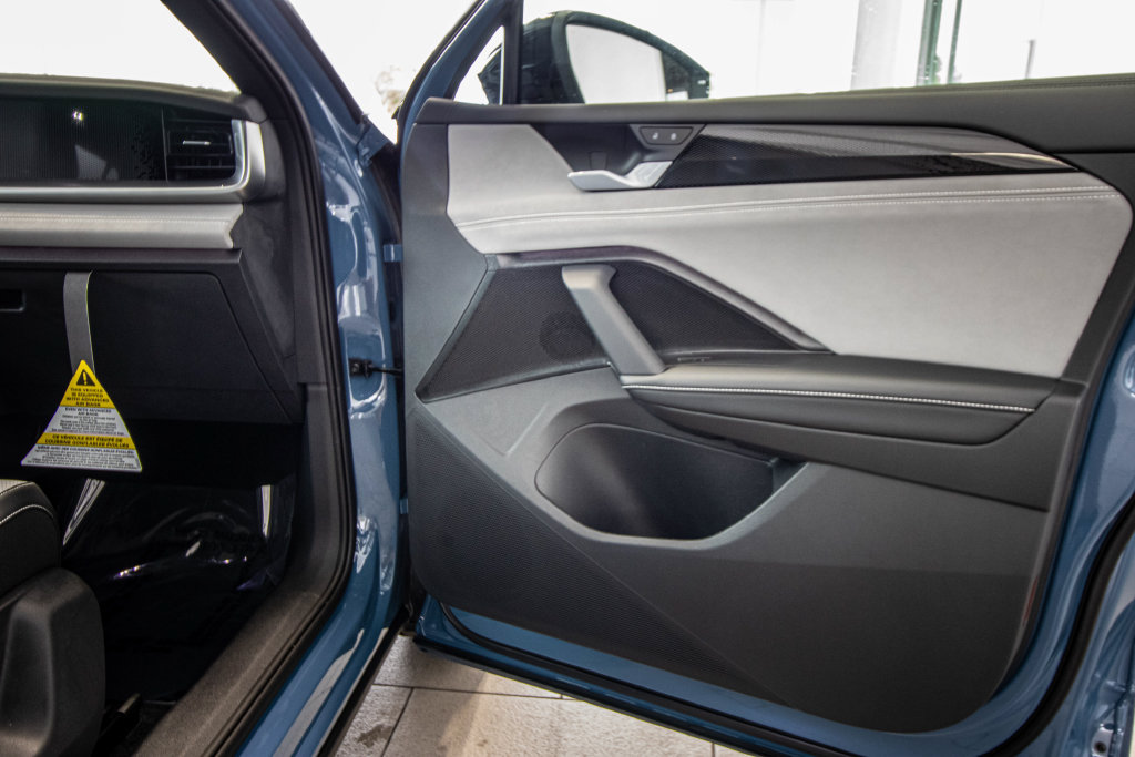 New 2026 Volkswagen Tiguan SE R-Line FWD image 19