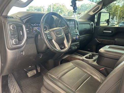 Used 2020 GMC Sierra 2500 Denali w/ Denali Ultimate Package AWD/4WD image 5
