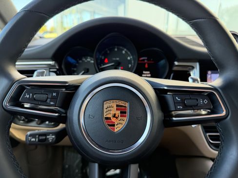 Certified 2022 Porsche Macan image 35