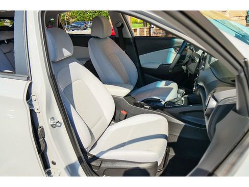 Used 2023 Hyundai Kona SEL AWD/4WD image 14