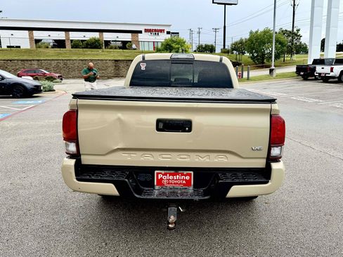 Used 2018 Toyota Tacoma TRD Sport RWD image 8