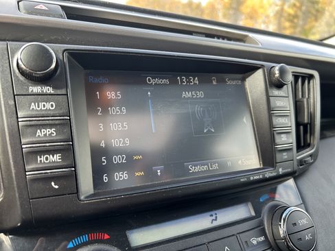 Used 2017 Toyota RAV4 Limited image 24