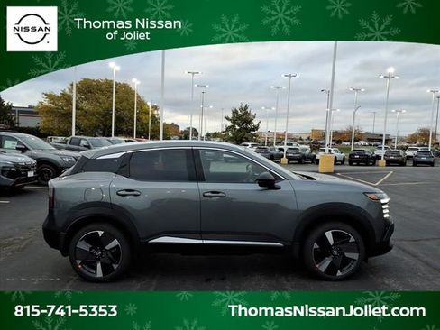 New 2026 Nissan Kicks SR w/ Cold Weather Package image 2