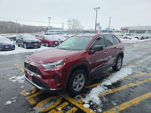 Used 2025 Toyota RAV4 LE image 9