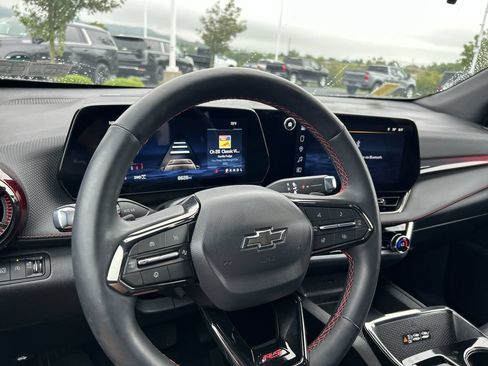 Used 2026 Chevrolet Equinox RS AWD/4WD image 25