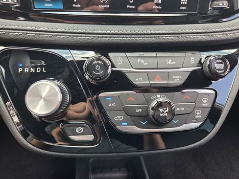 New 2026 Chrysler Pacifica Select FWD image 27
