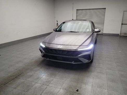 Used 2025 Hyundai Elantra SEL FWD image 15