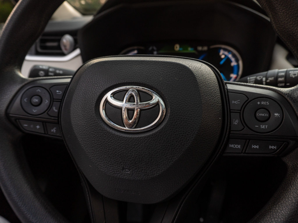 Used 2025 Toyota RAV4 XLE w/ Convenience Package AWD/4WD image 29