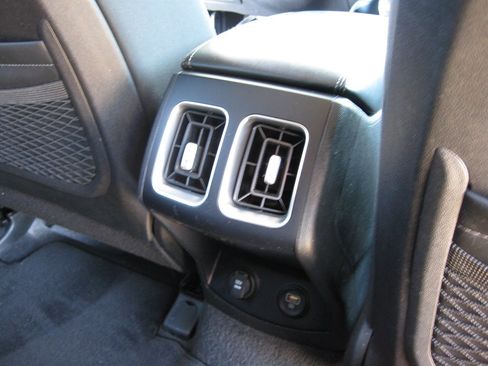 Used 2021 Kia Sorento LX image 27