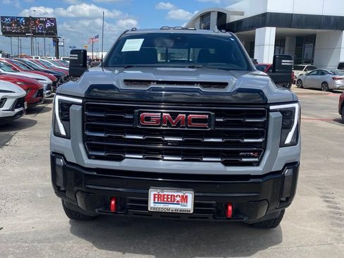 Used 2024 GMC Sierra 2500 AT4 w/ AT4 Premium Plus Package AWD/4WD image 8