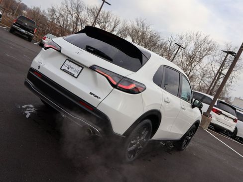 Certified 2024 Honda HR-V Sport image 7