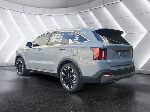 New 2026 Kia Sorento EX FWD image 3