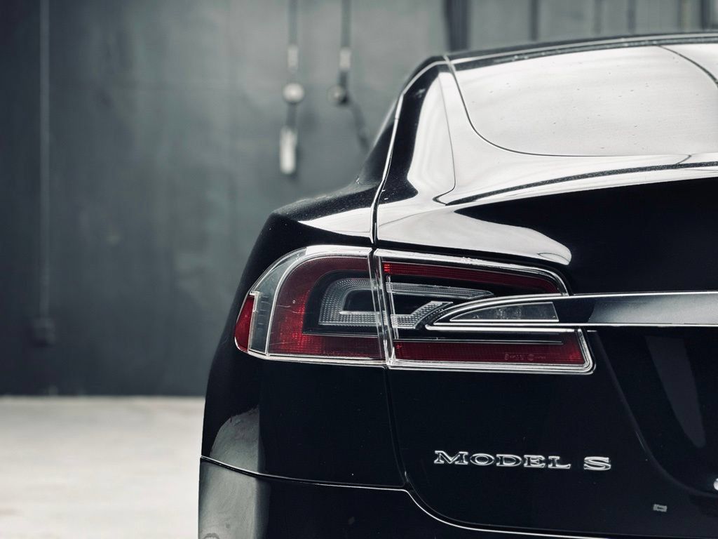 Used 2013 Tesla Model S Performance RWD image 15